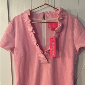 Lilly Pulitzer short sleeve ruffle Tisbury shift dress. NWT size L.Pretty pink 🩷